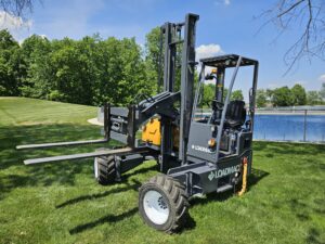 Loadmac 855 4-Way Truck Mounted Forklift. The Loamac Forklift represents their flagship model that is challenging the dominance of Moffett Forklifts